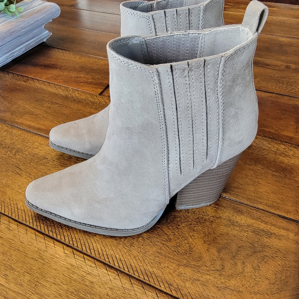 Maurice's Qupid Slip On Ankle Boot Size 6